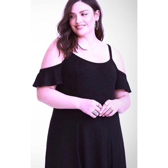 torrid Dresses & Skirts - Torrid 4 Cold Shoulder Maxi Dress - NWT 4x